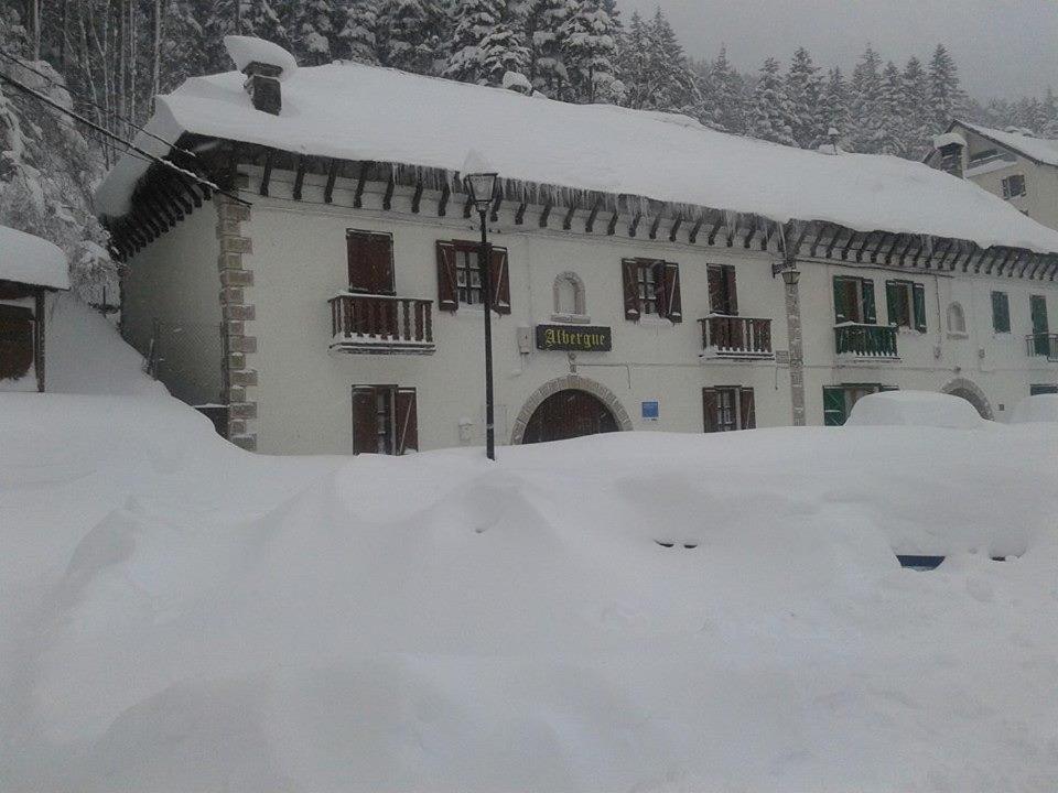 Albergue De Canfranc Estacion Экстерьер фото