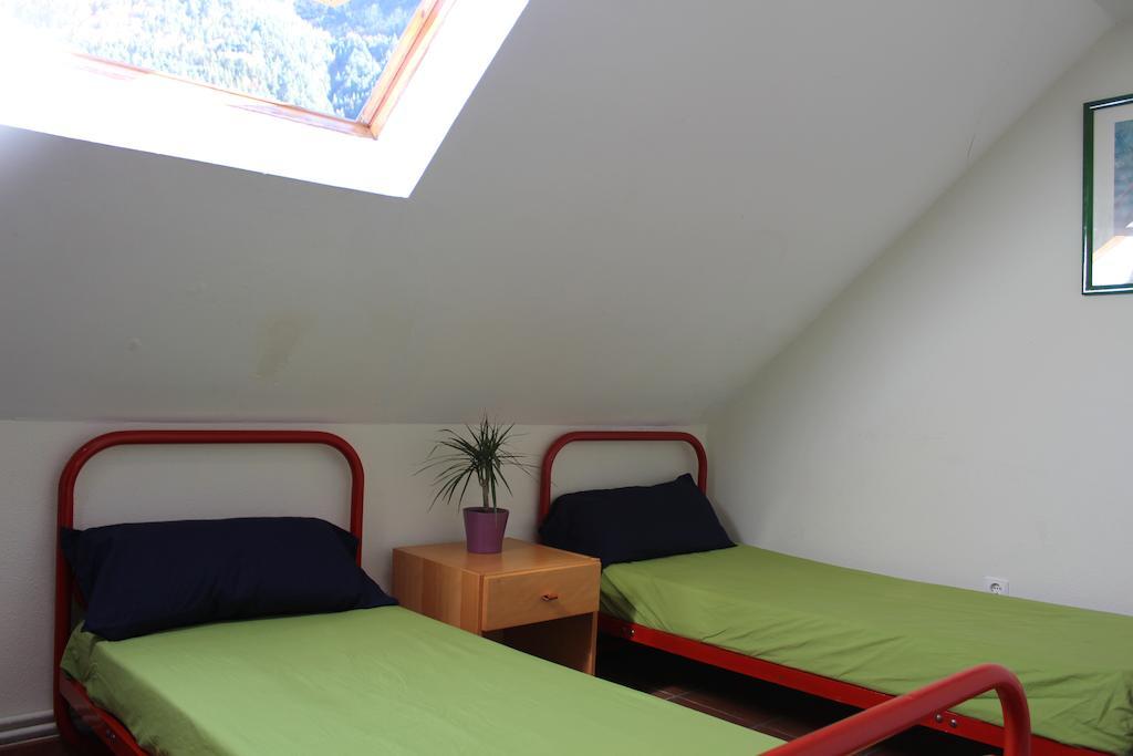 Albergue De Canfranc Estacion Номер фото